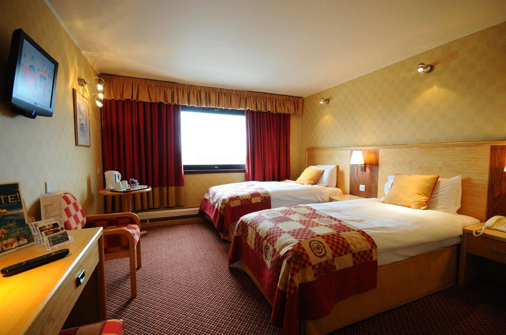 Cabarfeidh Hotel Stornoway  Exterior photo